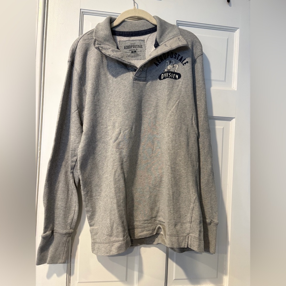 Small men’s Aeropostale sweatshirt